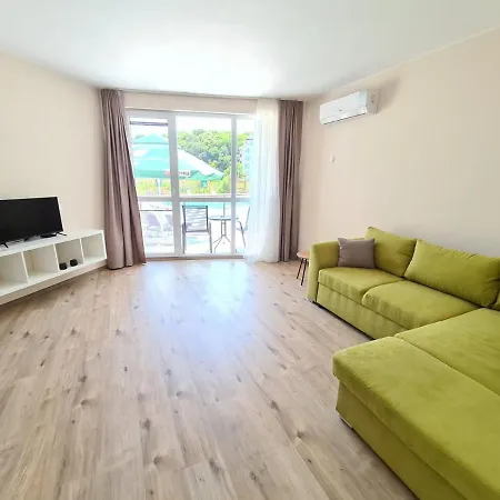 Happy 4* פרימורסקו