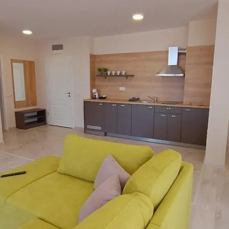 Happy Apartment 4*