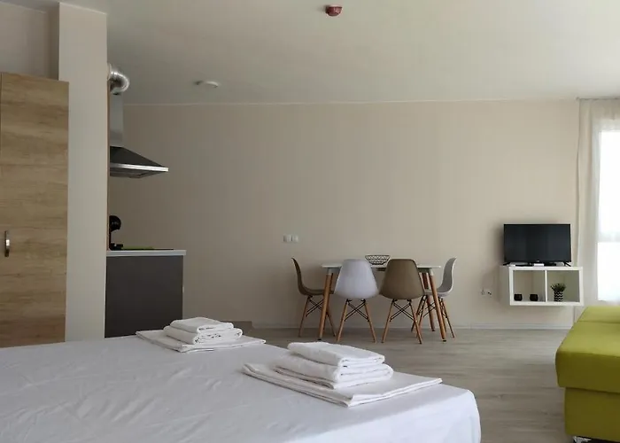 Happy פרימורסקו